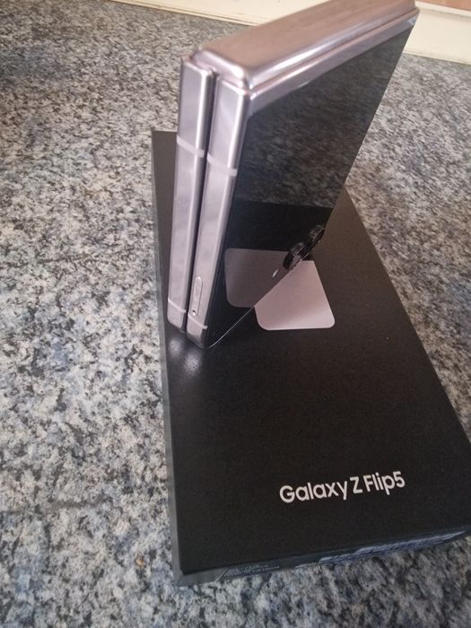 Samsung Galaxy Z Flip5