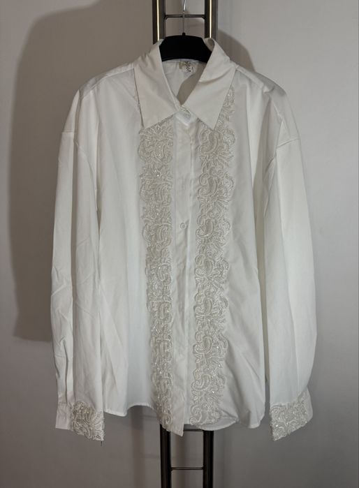 Camasa lucrata manual cu pietricele
