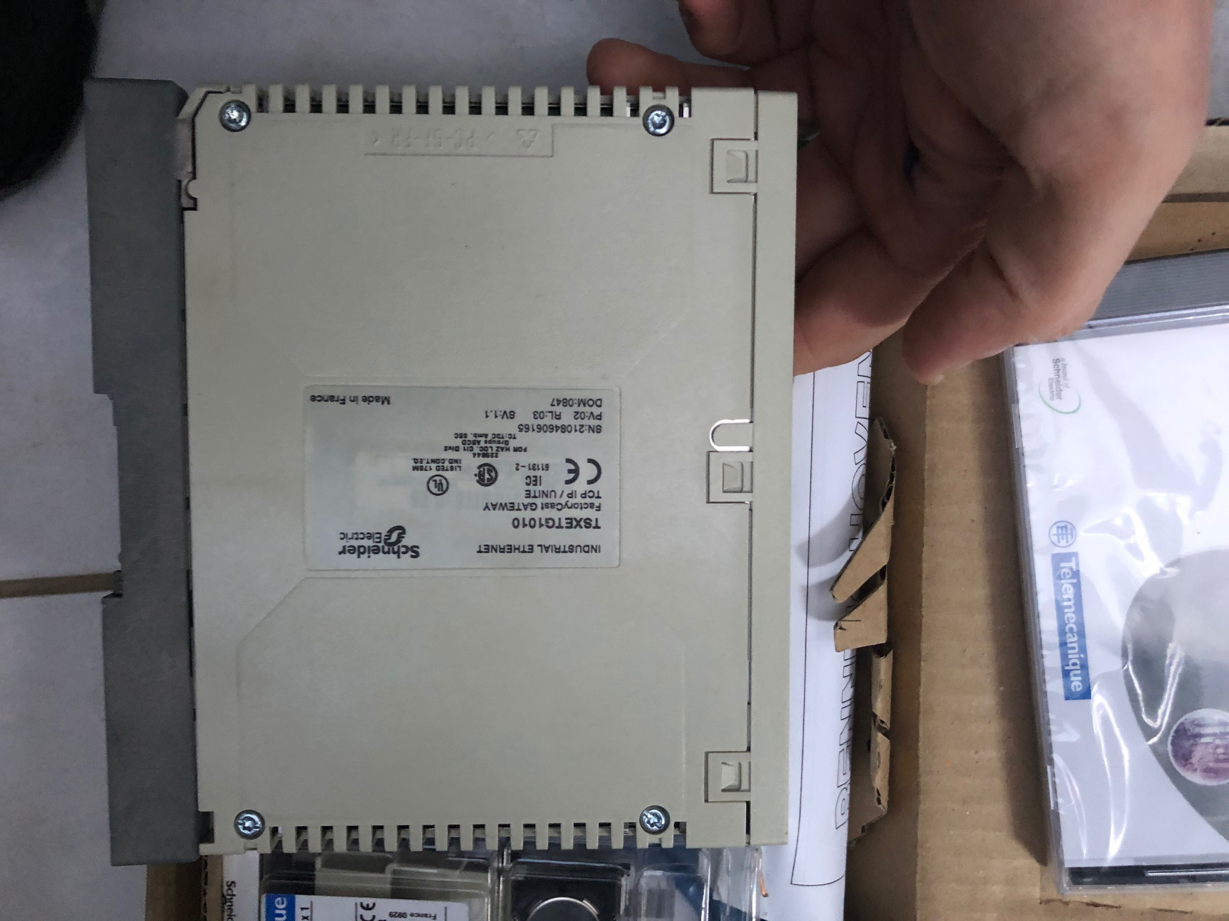 Schneider Electric tsx etg 1010 ПЛК tsxetg 1000 tsxetg1010