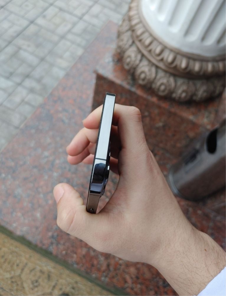 IPhone 12 Pro LL/A ideal