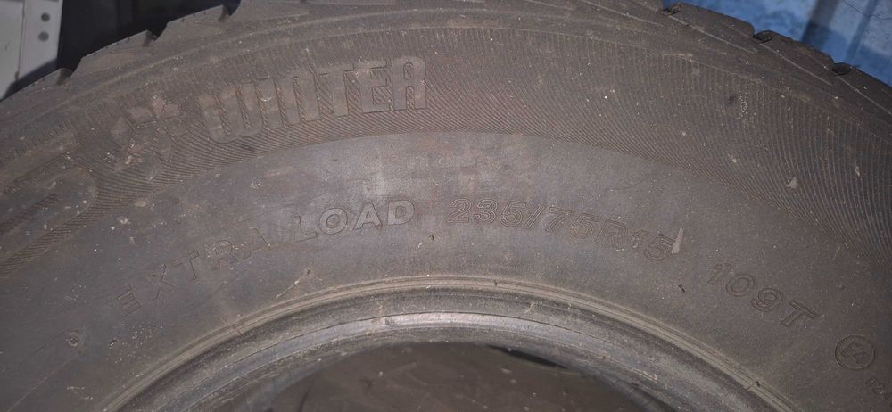 Продавам гуми втора употреба, 4 бр. 235/75/15.
