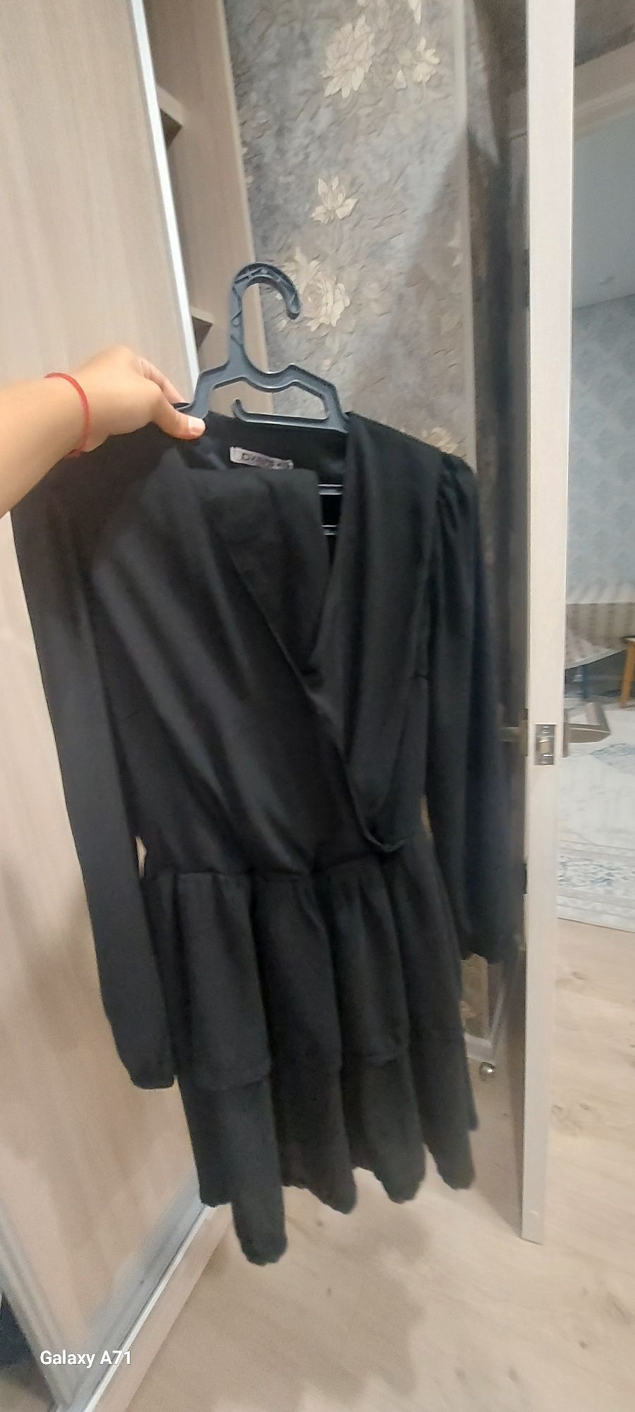 Продам женскую одежду и туфли