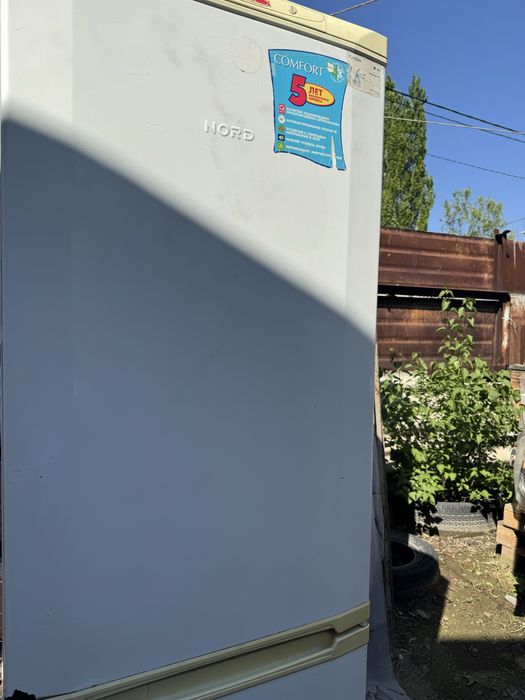 Продам холодильник