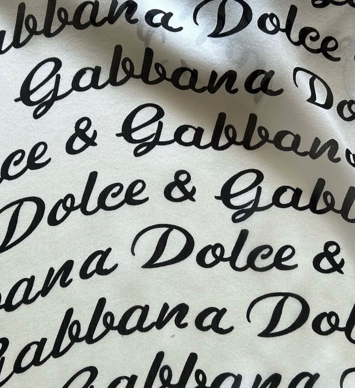 Dolce & Gabbana страхотен Вежен копринен шал в черно и бяло