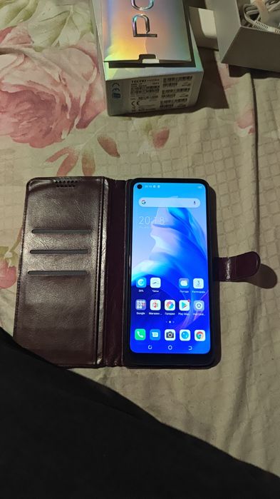 Продаю телефон техно