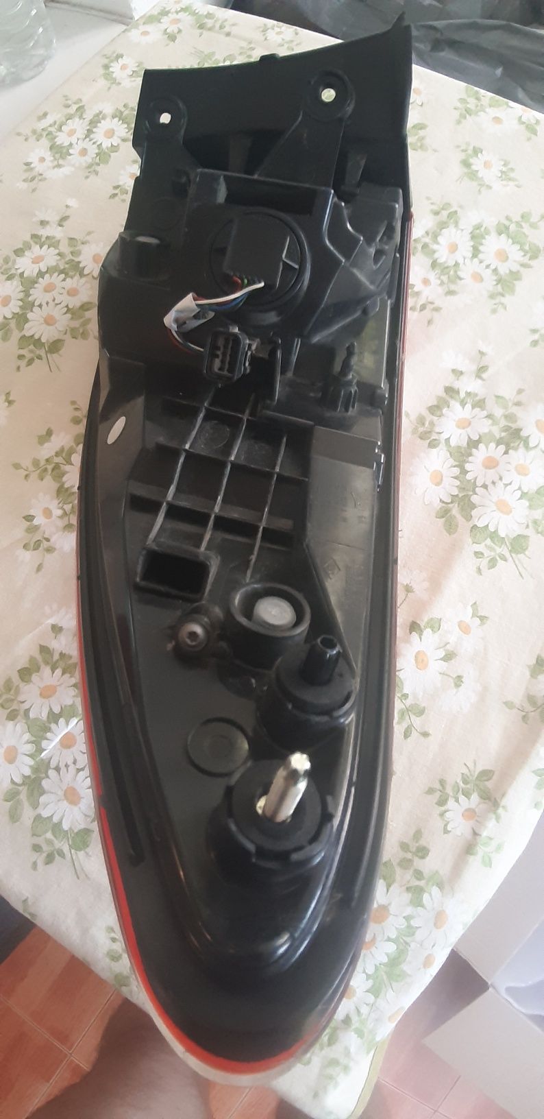 Lampă stânga stop frână  Renault Kadjar cu defect lumină frână