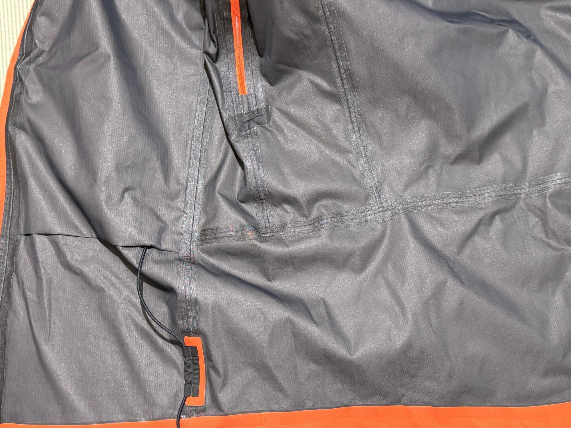 Продавам хардшел алпийско яке Patagonia Dual Aspect Jacket, размер L.