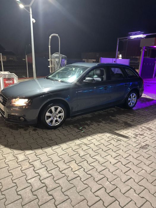 Vând Audi A4 B8  2011