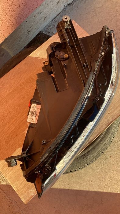 Far full led Passat B8 partea stânga.
