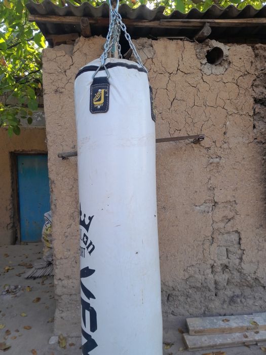 Профессиональный боксерский мешок сотилади