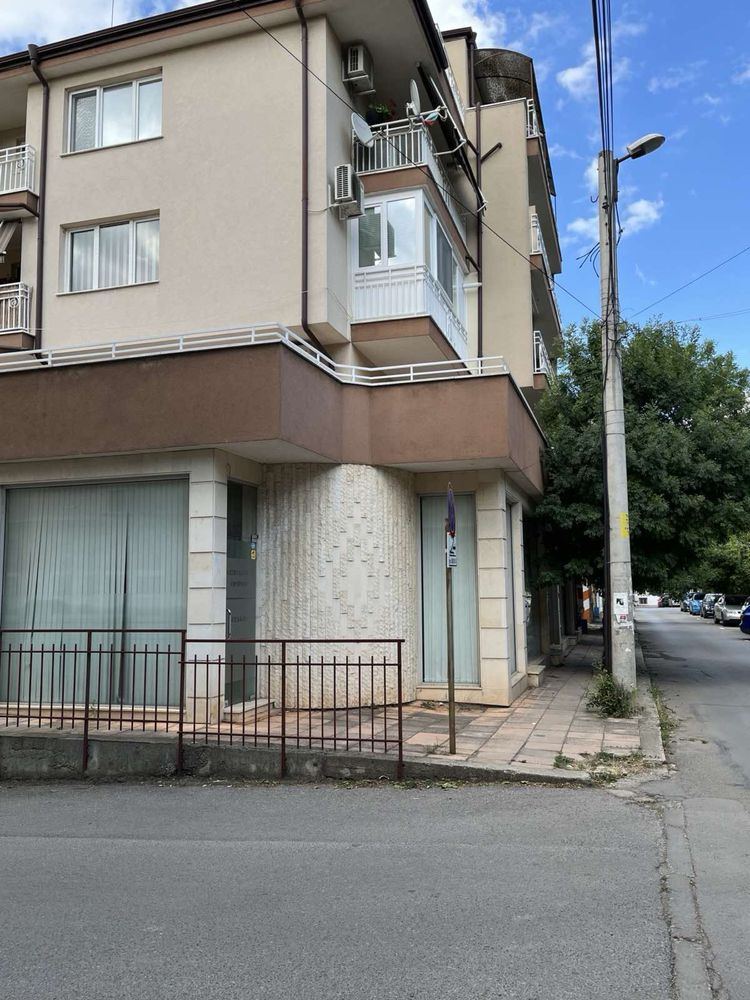 Продавам;Гараж на кота -1,ул.Иван Шишман#8