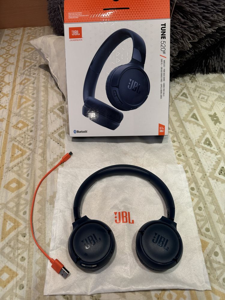 Продавам Слушалки JBL TUNE 520 BT