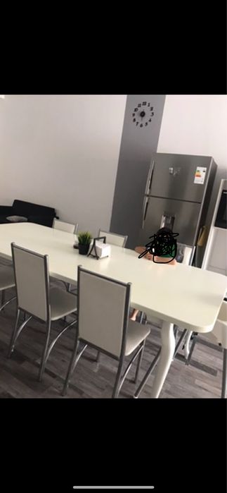 Кухонный стол со стульями