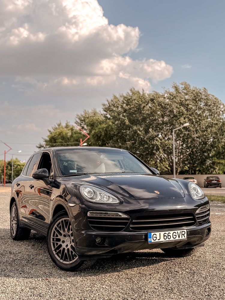 Porsche Cayenne S-Hybrid 2011 – V6, 245 kW (333 CP)