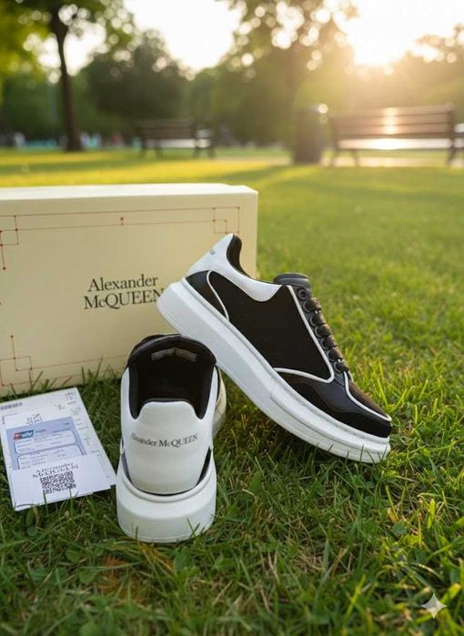 Adidasi Alexander Mc Q u e e n Negru Catifea - Premium