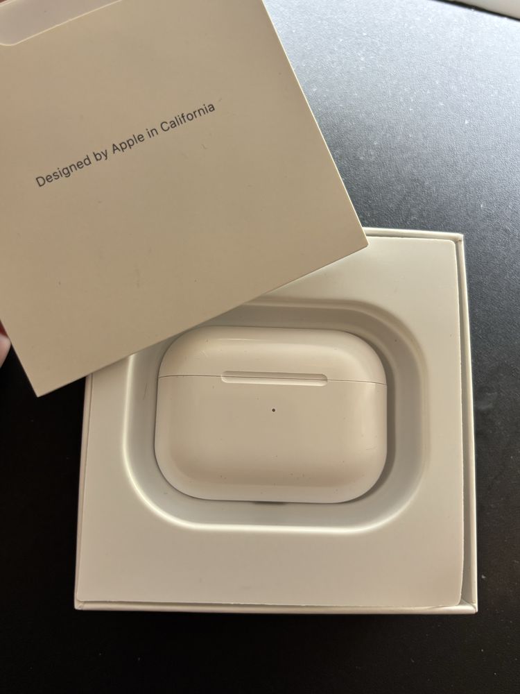Apple AirPods Pro чисто нови!