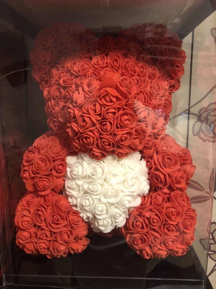 Figutina ursulet din trandafiri cadou ideal 40 cm 170 lei