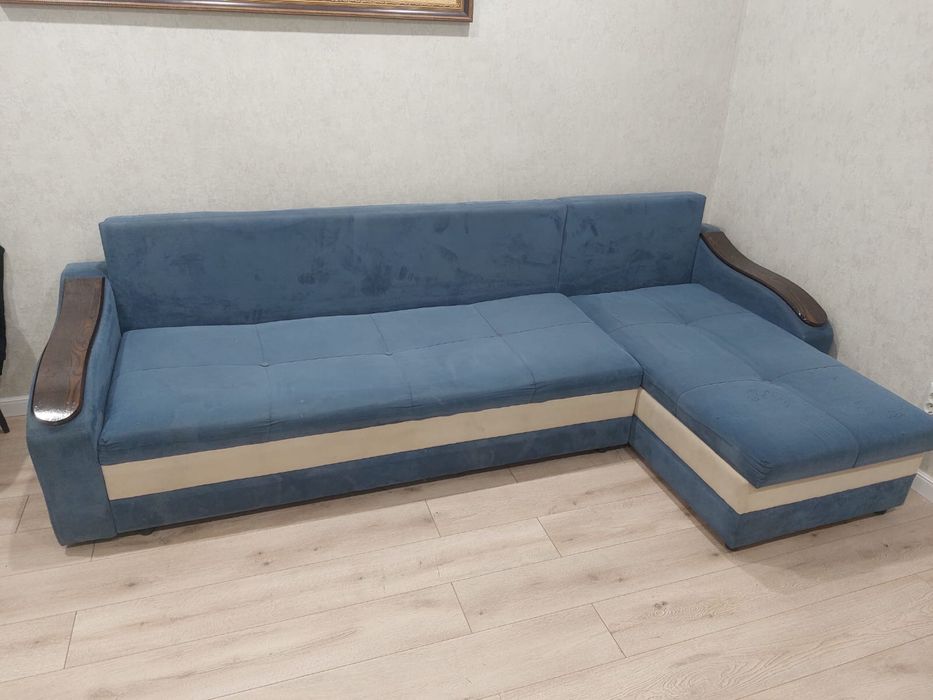 диван, бу, немного сломан