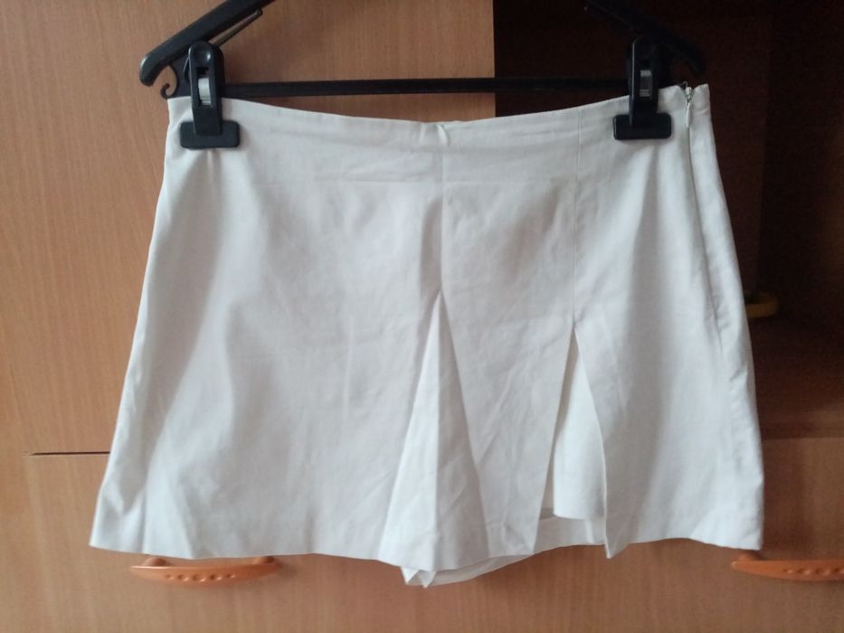 Fusta albă din Zara