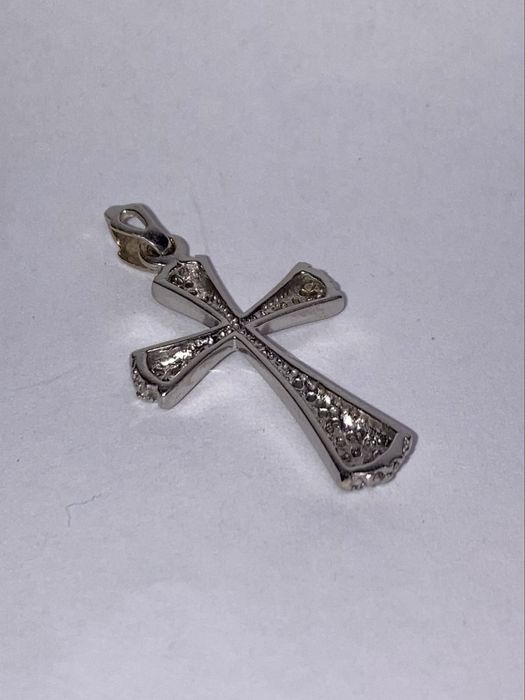 Cruce aur alb 18kt.cu diamante