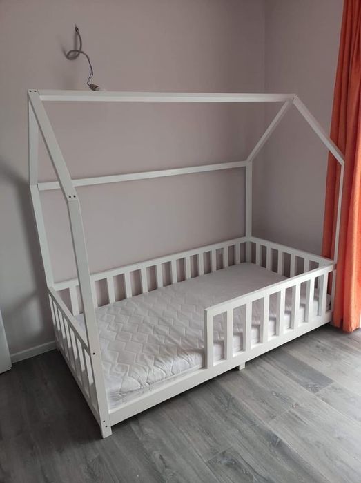 Pat casuta montessori