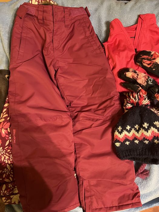 Грейка, скиорски ръкавици, полар и шапка