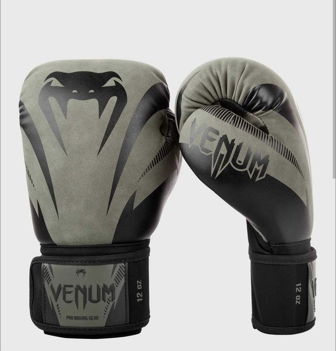 Боксови ръкавици Venum Impact Boxing Gloves