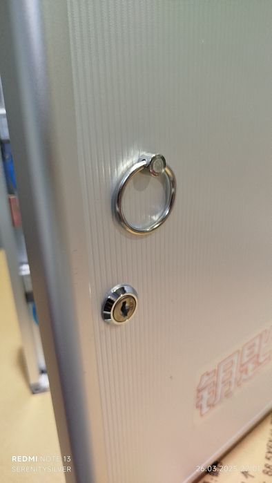 Ключница   модель 48 ключей с брилками  полный комплект