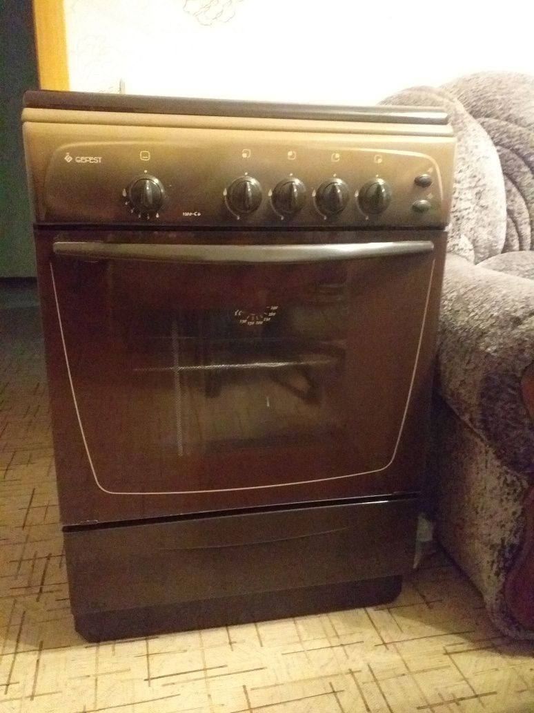 Продам газовую плиту