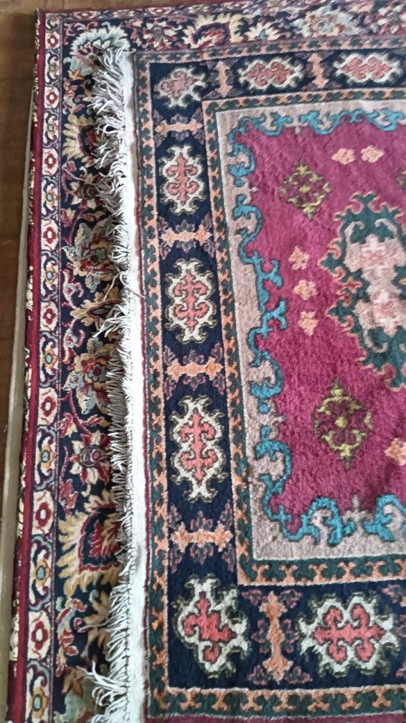 Продам ковер ручной работы. Очень красивый.