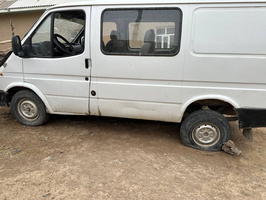 Ford 45 mln sotiladi