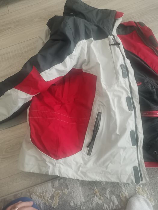 Vand geaca schi iarna