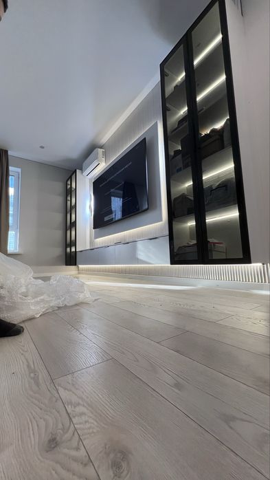 Тв зона/ зеркало с подсветкой/ панели бамбук скала лувр. Tv zona zerka