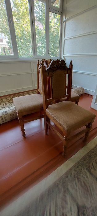 Стул сотилади 12 талик