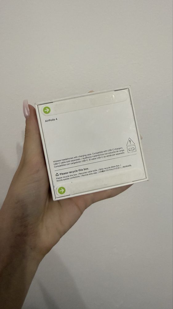 Продается Airpods 4