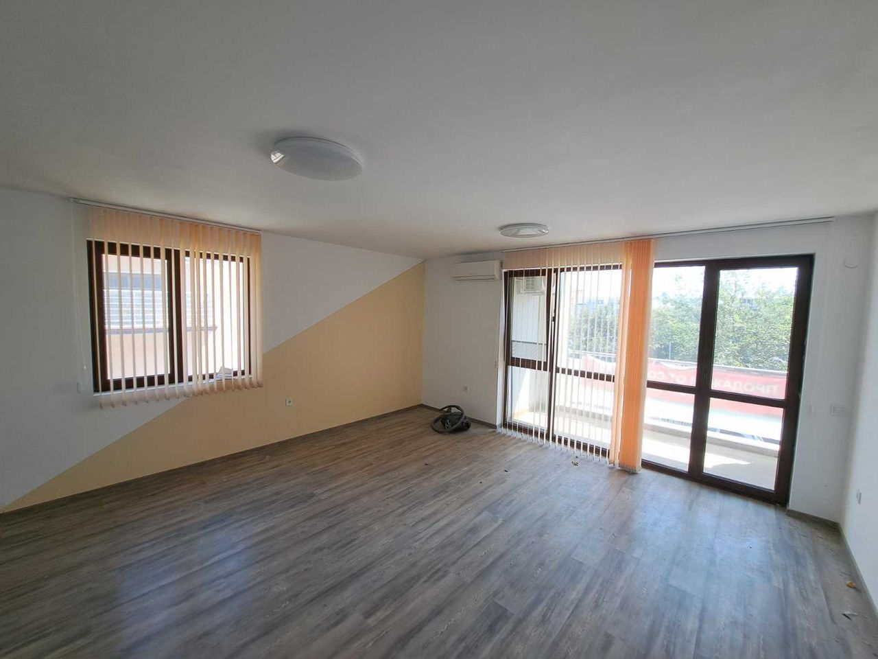 Продава се Тристаен апартамент в к.к. Св.Св. Константин и Елена - 100 кв.м за 2200 €/кв.м - Снимка #8