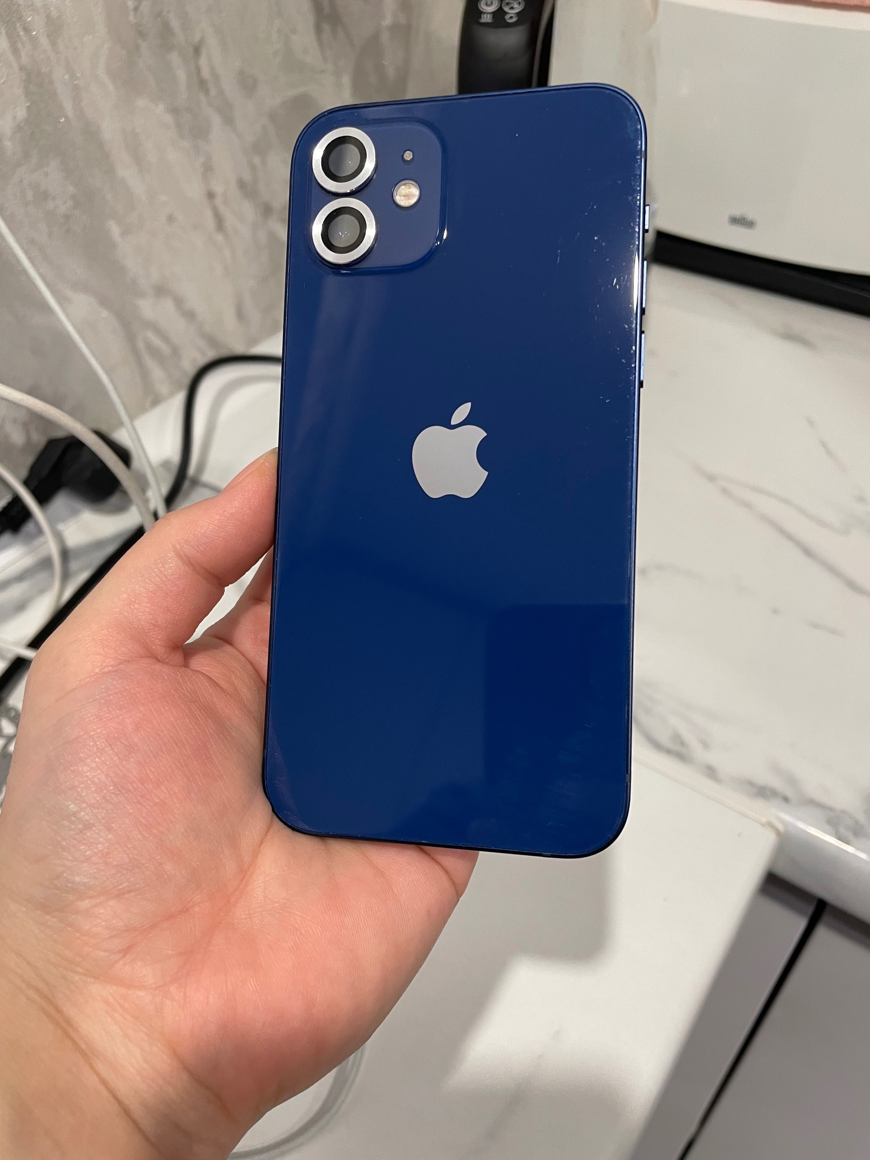 iPhone 12 продам