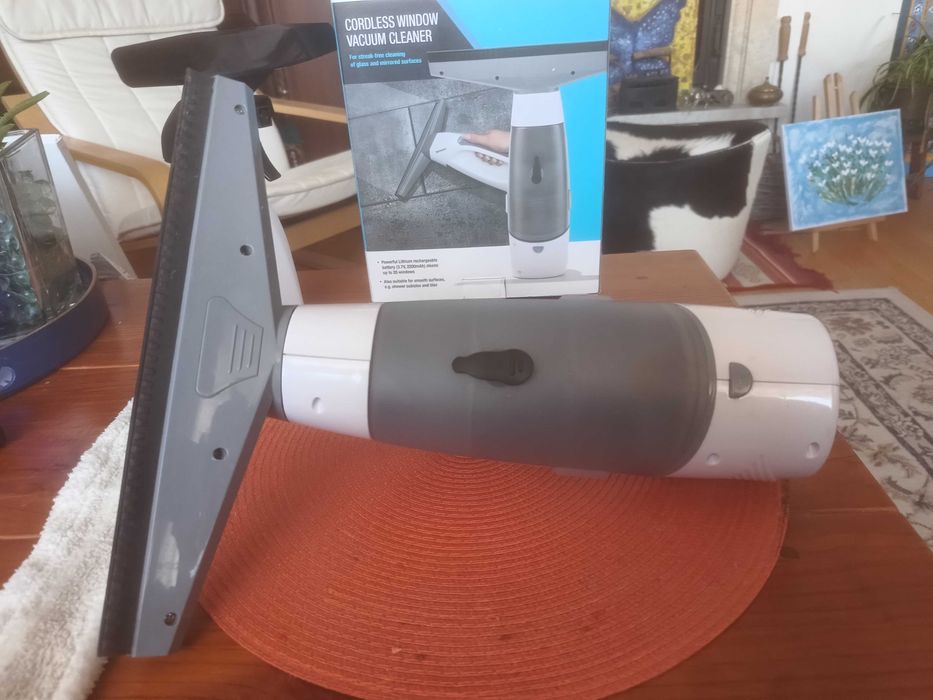 Безжична прахосмукачка за прозорци c зарядным устройством SilverCrest
