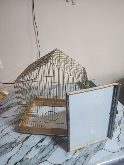 Продаются клетки для попугаев