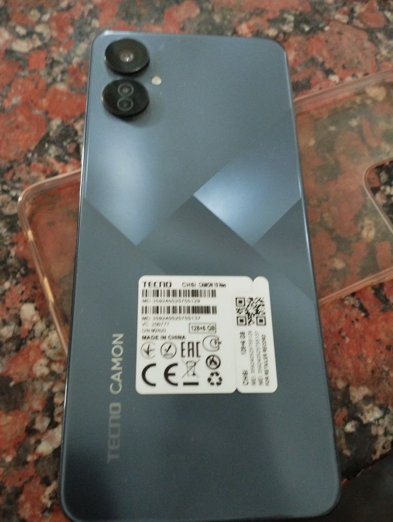 Tecno camon 128/6 1 yil garatniyasi bor