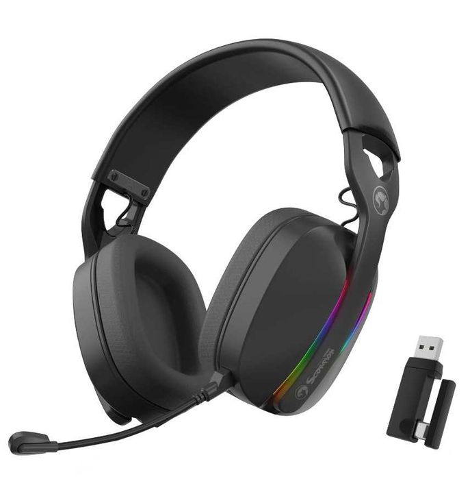 Геймърски компютър с монитор и периферия