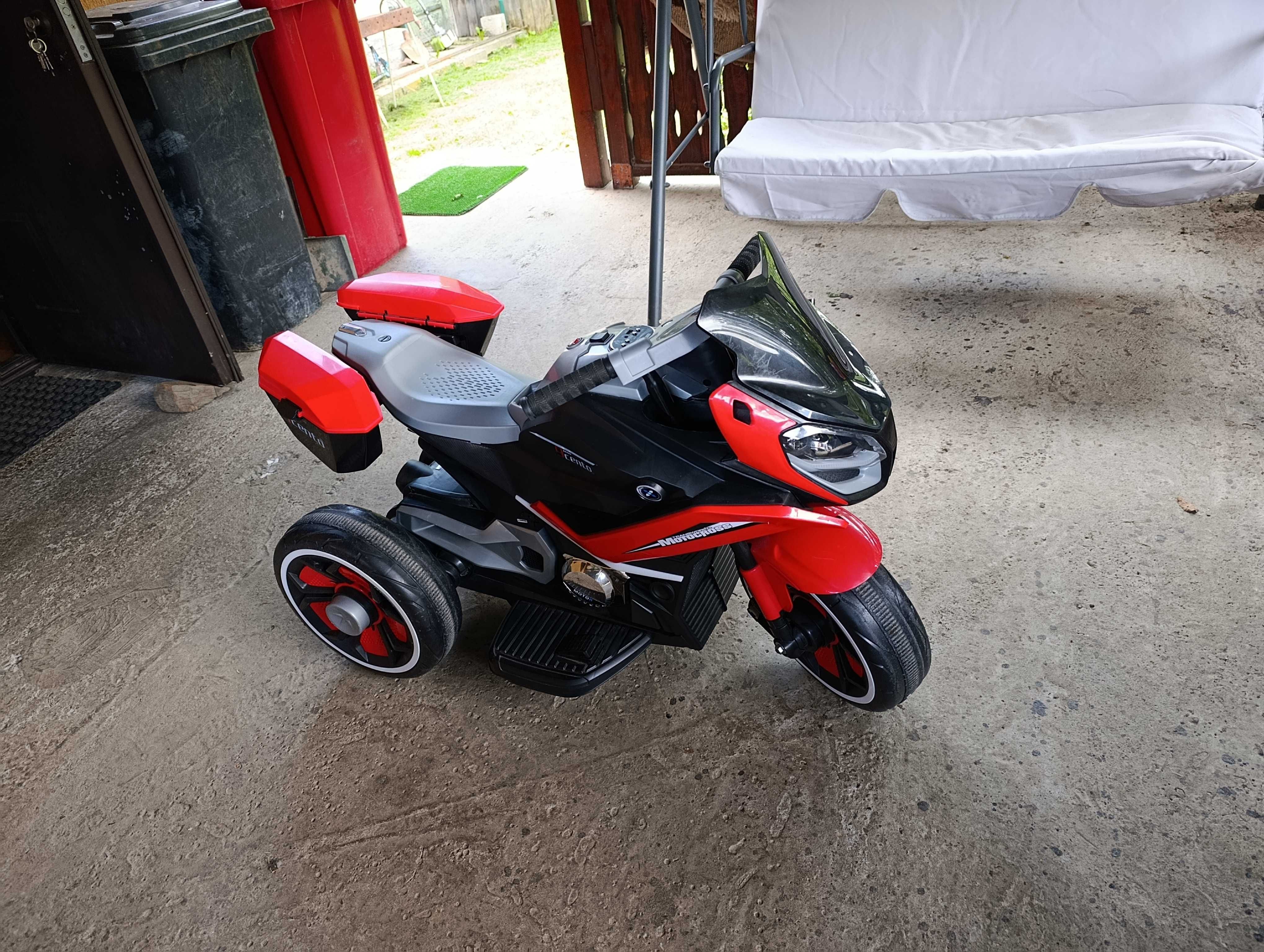 Vând motocicleta electrica copii 3-8 ani,stare f bună
