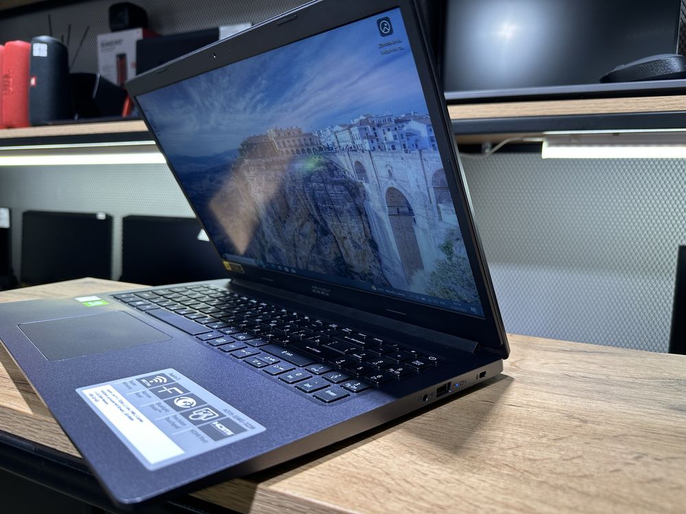 Ноутбук Acer Core i3-7020U/8GB/SSD128GB, 10104/A10