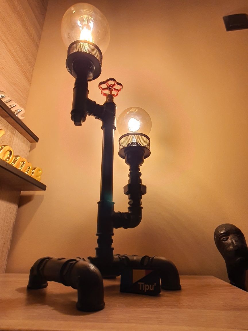 veioza/lampa steampunk, stil industrial, fitinguri fonta, hand-made