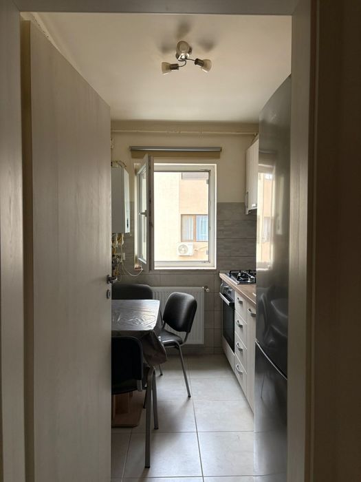 Apartament 3 camere , sector 4
