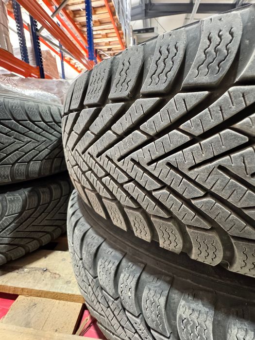 Set 4 roti de iarna 195 65 15
