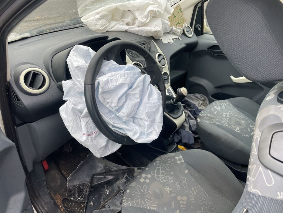 Ford Ka на части