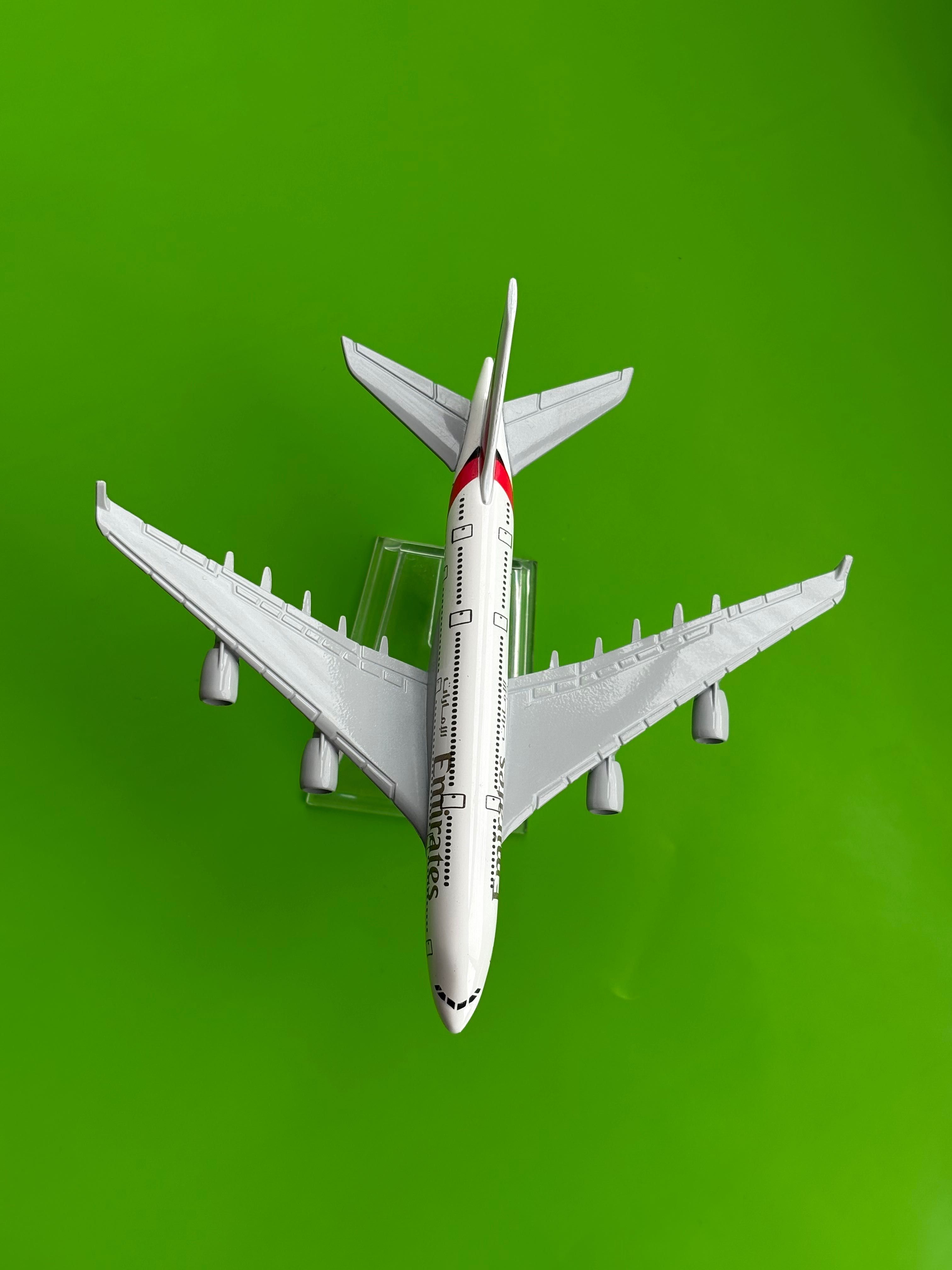 Airbus A380 Emirates модел