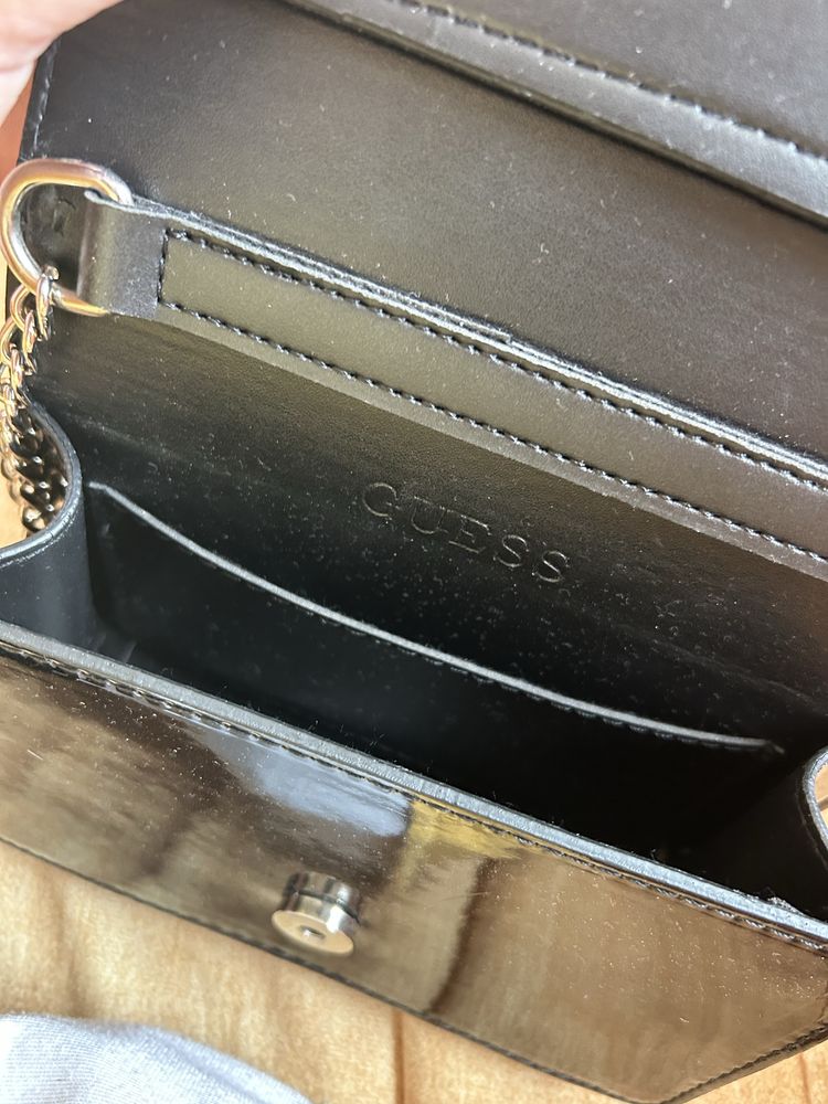 Дамска чанта guess