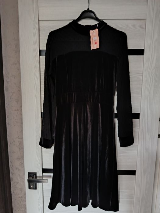 Продам новое платье